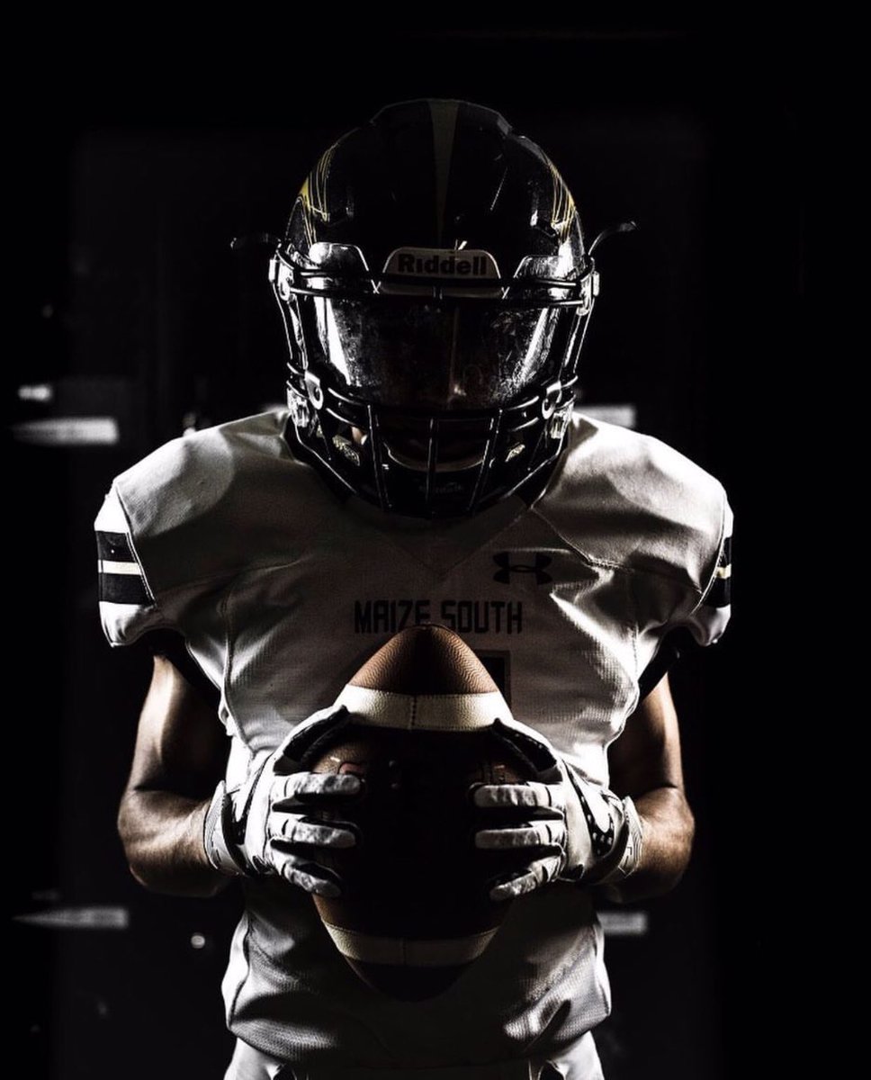 MinksieVminks's tweet photo. Game Day!!! Love watching this kiddo play!! Good luck to our Mav kiddos tonight as they travel to Andover.
#🖤🤟🐂💛
#SENIORYEAR
#FRIDAYNIGHTLIGHTS
#USHOULDBEHERE
📸cred:@IsaacsonPhoto https://t.co/ATUfrcB5ZB