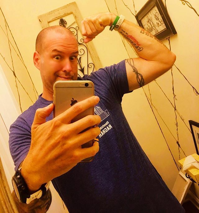 REALrunryan's tweet photo. WHHHHaaaaat! It must be #flexfriday tag me in your flexes! Have a great weekend IGF!
.
.
.
#health #fitness #fit #socialenvy #fitnessmodel #fitnessaddict #fitspo #workout #bodybuilding #cardio #gym #train #training #health #healthy #instahealth #healthyc… https://t.co/l1gYKJOpr3 https://t.co/CfRQiseUwl