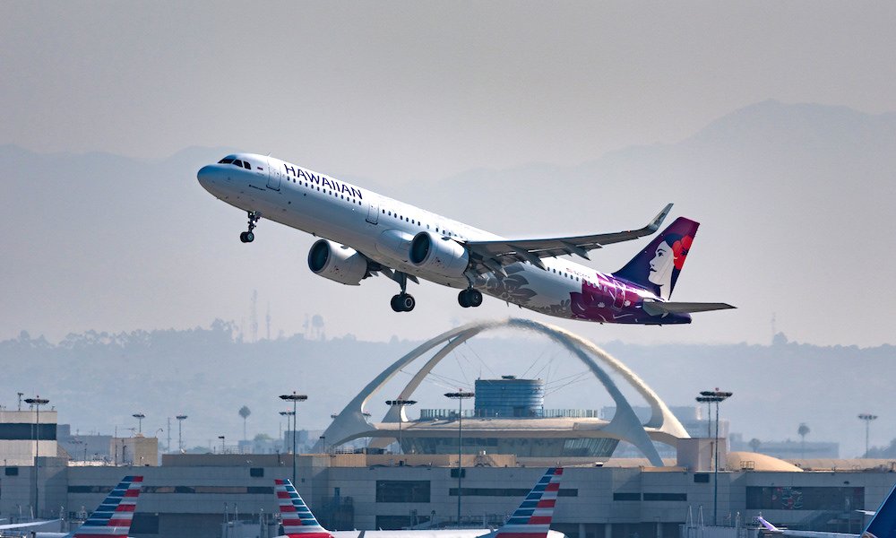 THEMMEXCHANGE's tweet photo. LAX to allow travelers to carry marijuana

https://t.co/G8nLzCvxzb #MME #marijuana #cannabis #medicalmarijuana  #CBD #LosAngeles #CA https://t.co/JyRhanU5R8