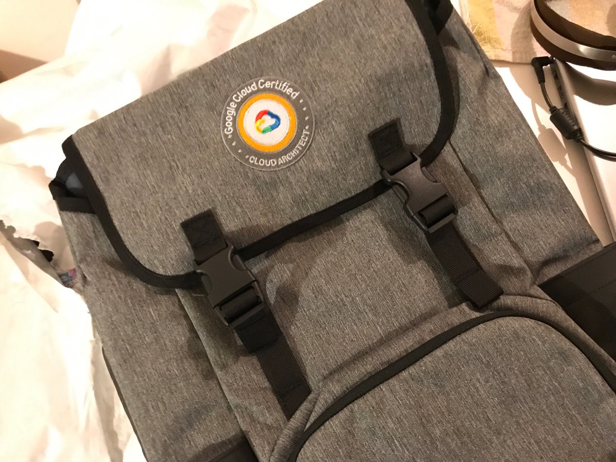 pablobaldovi's tweet image. Llegó paquete! @plluviera @NSTGroup_uy @GCPcloud #googlecloudarchitect