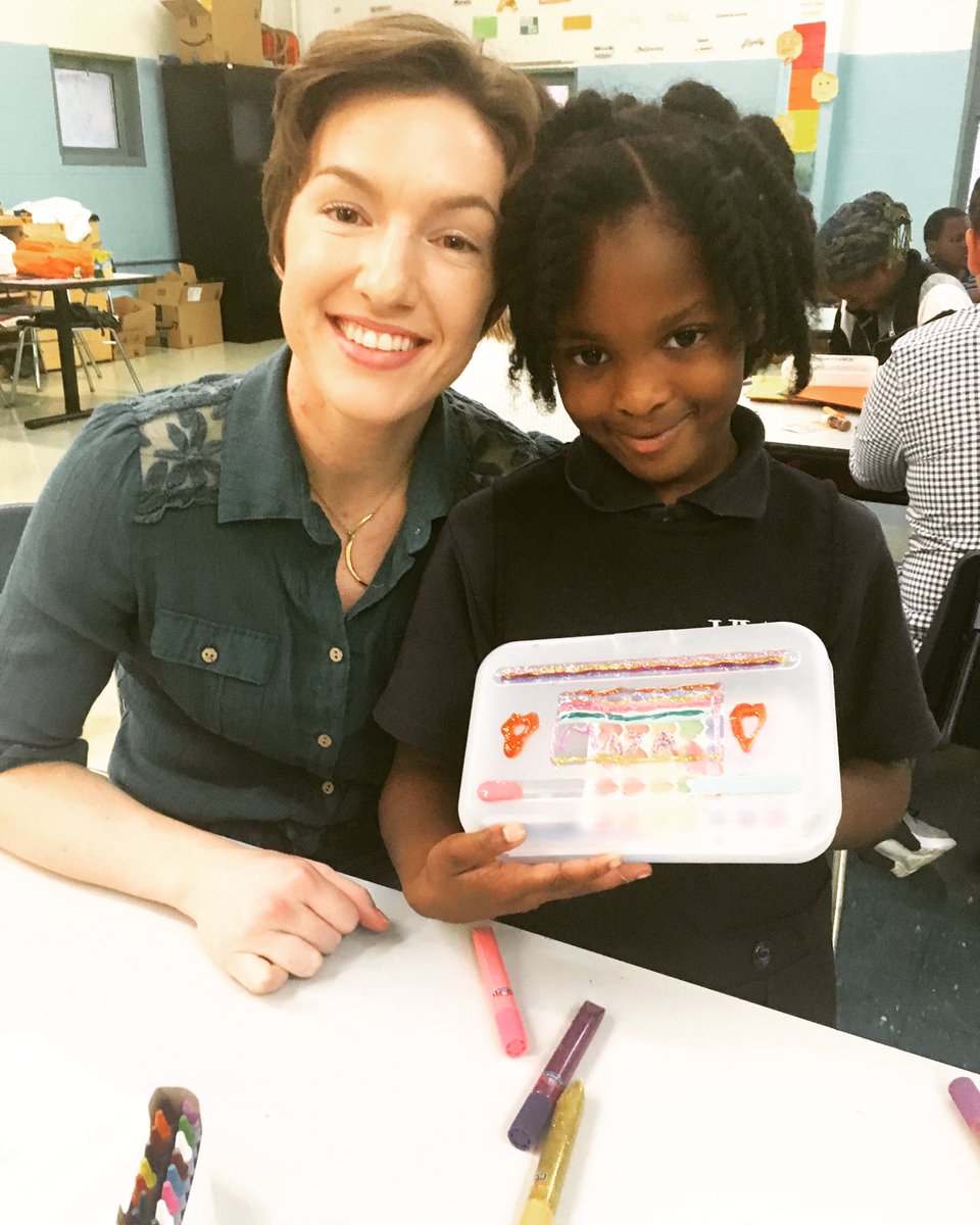 WINNYC_ORG's tweet photo. Game on! Our #WinAssociates are celebrating #TGIF with some fun games and lots of arts and crafts with our kids! #youngprofessionals https://t.co/2UuSlTcqTg