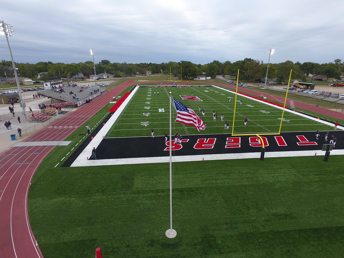JakeFarrant's tweet photo. @sportsinkansas 
Hayden vs Jeff West in 60 min
#smalltownmerica https://t.co/EaIOUq9kif