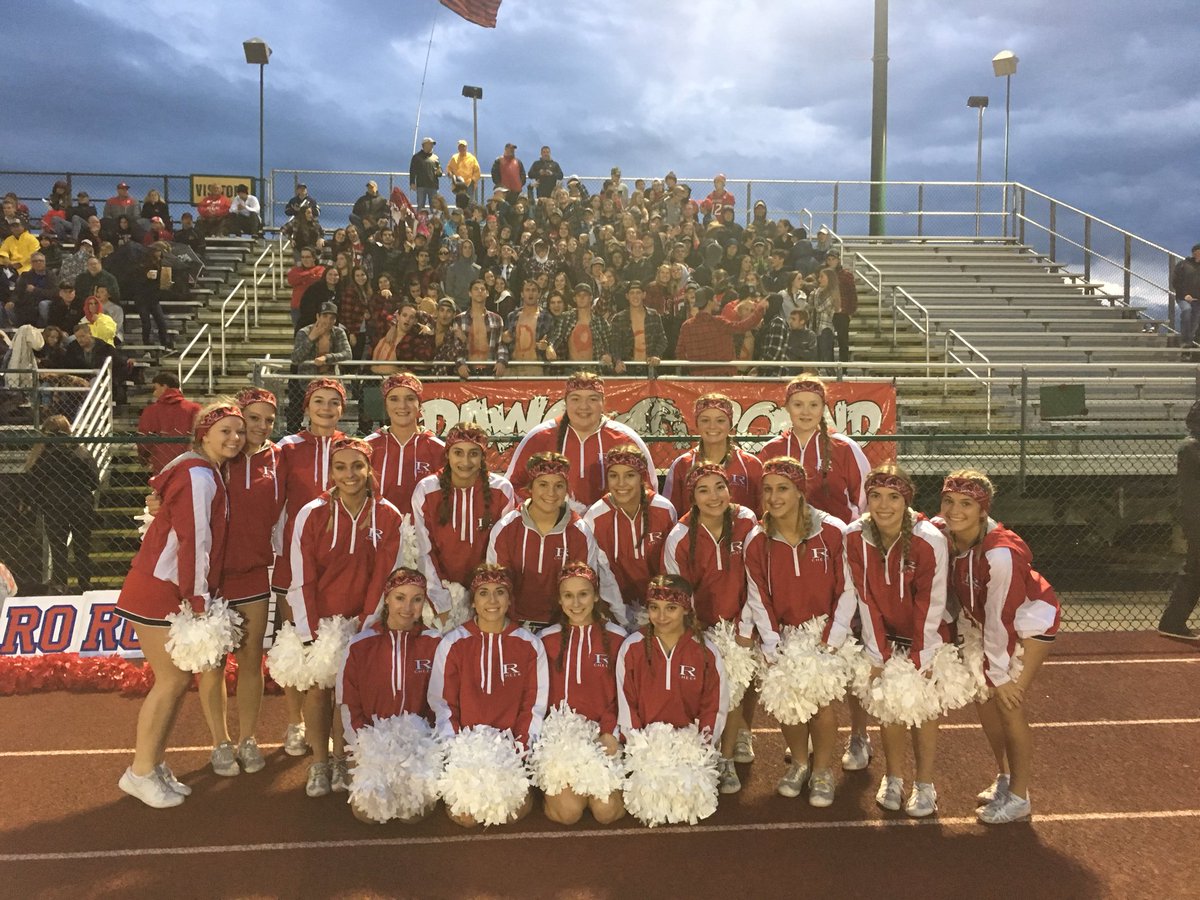 RienasScience's tweet photo. Friday Night Lights (and rain) 🎉 #weRromeo #hickout @romeodawgpound https://t.co/YlZOSki2qr