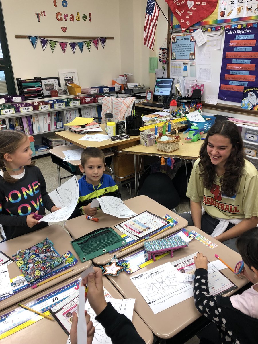 CaldwellWBB's tweet photo. What a pleasure it was today volunteering at Jefferson Elementary School and giving back to the children. #CUDayOfService https://t.co/LBEzE8yyan