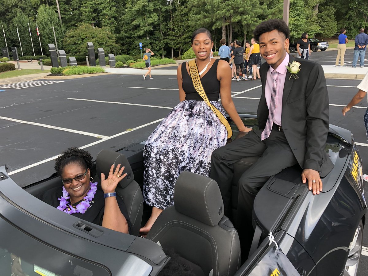 LawrencevilleES's tweet photo. Our students, teachers, &amp; parents had at great time at the CGHS Homecoming Parade. @cghsknights @CentralGwinnett #ItsABlackKnightThing https://t.co/w9KZzNC3TP