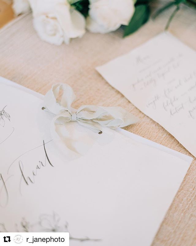 #Repost @r_janephoto
・・・
A few weeks ago I captured <a href="/katecullenstyle/">Kate Cullen Coaching & Photography</a> in full swing teaching at her Curated By Heart workshop held at @thecotswoldweddingstudio 💕It was such an inspiring day and everyone was so lovely and Kate’s Mum made the most amazi… ift.tt/2InIPEf