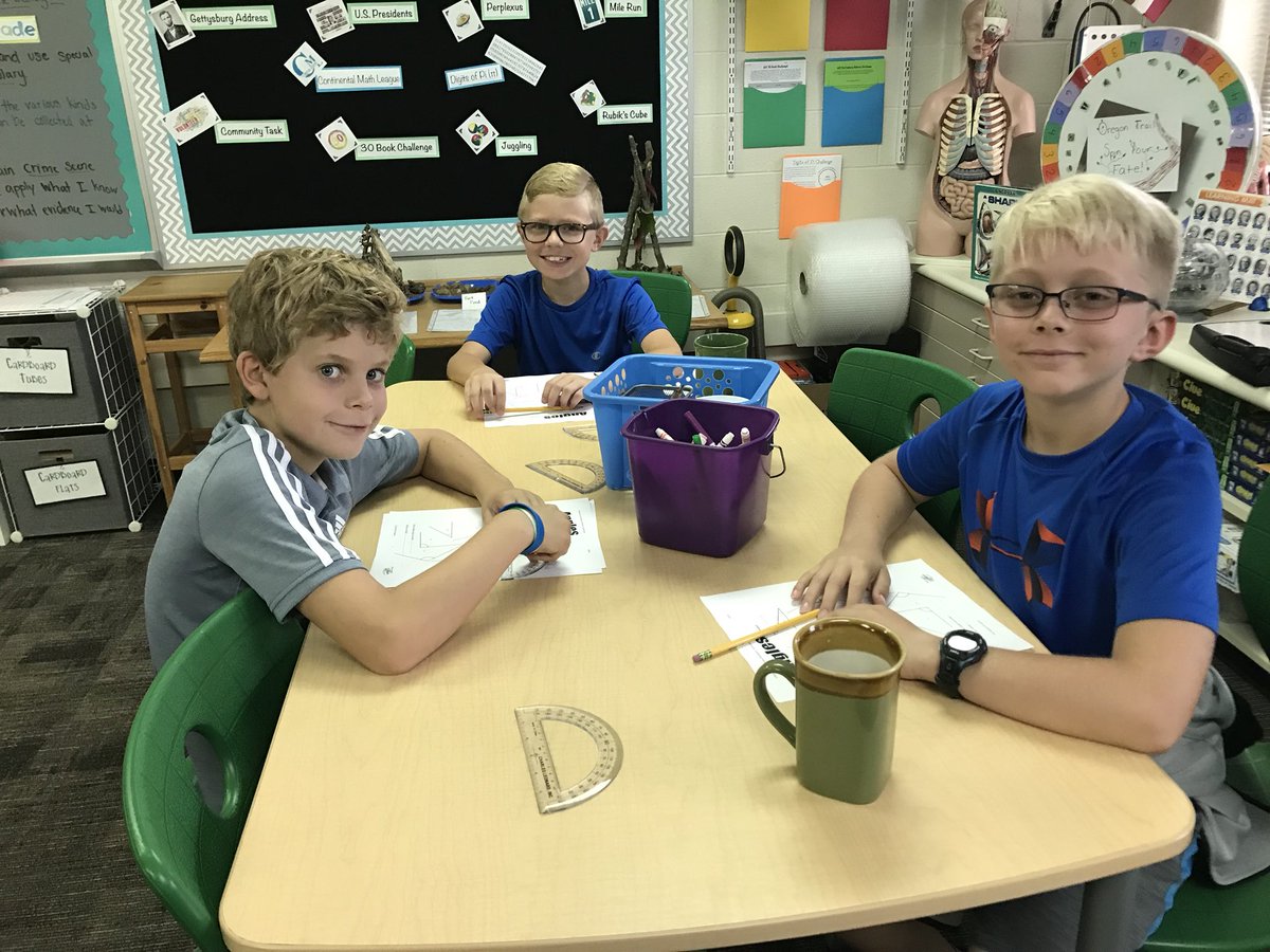 JenisonACT's tweet photo. Amazing 4th graders are doing an awesome job learning about pentominoes and angles for our 4th grade unit! https://t.co/tqJ43Y9ECy