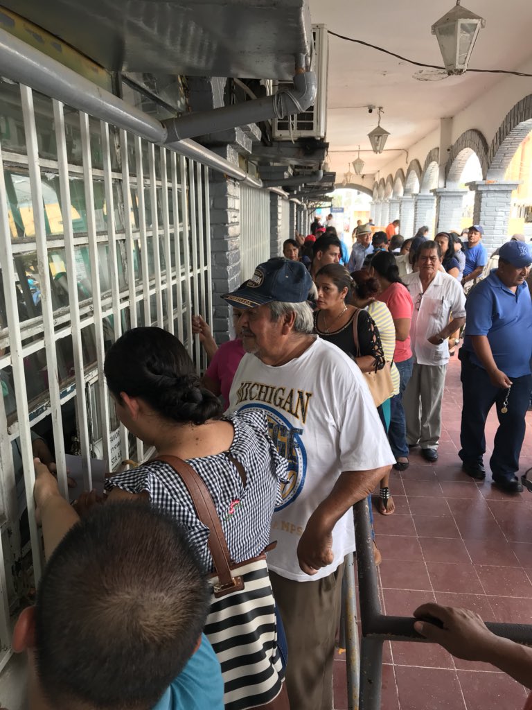 #SeguimosCumpliendo La administración municipal, realiza en estos momentos satisfactoriamente el *pago de la segunda quincena correspondiente al 30 de septiembre y ÚLTIMA de este gobierno a todos los servidores públicos.
¡Palabra cumplida!
Ayuntamiento de Huimanguillo 
2016-2018