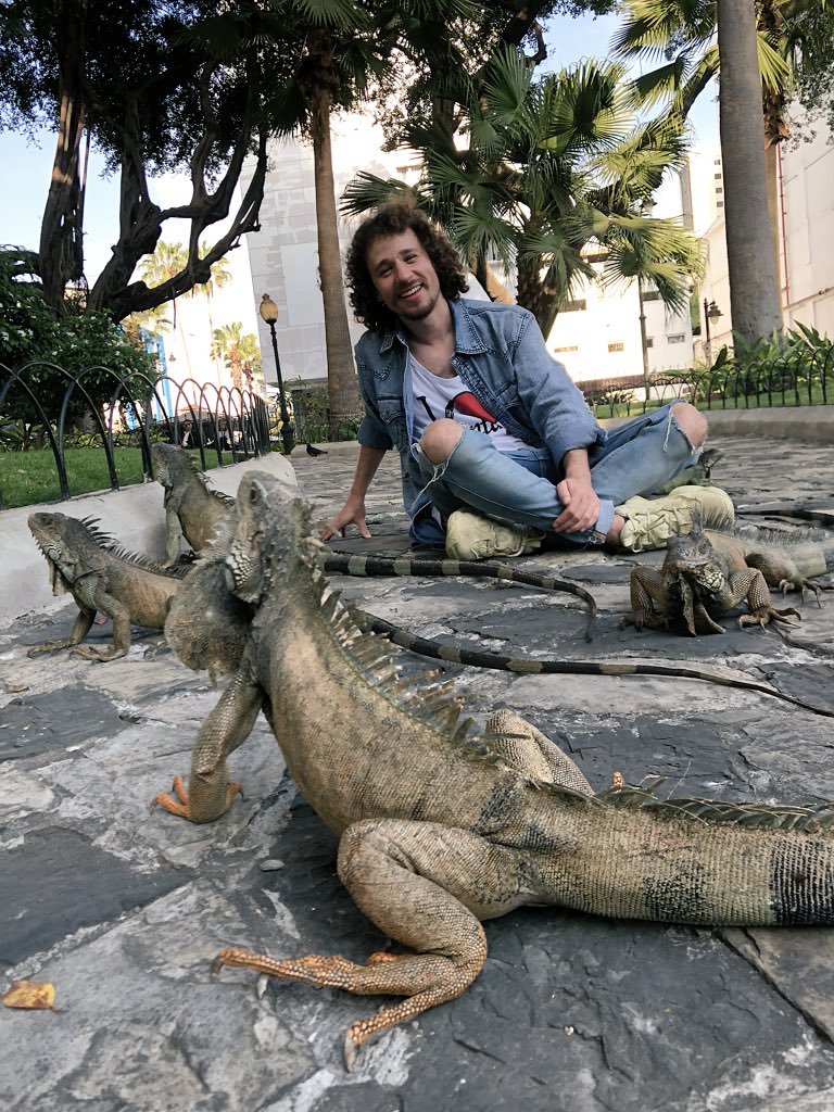 LuisitoComunica's tweet photo. Guayaquil... Iguanas, encebollado y mucha epicidad 🇪🇨 Quedé ENAMORADO de esta hermosa ciudad 😍

¡Espero que les guste muchísimo el último video por estas tierras! Gracias, Ecuador, por recibirme tan bonito. Estoy SEGURO que nos volveremos a ver 😍🇪🇨

https://t.co/UvUzusUtUB https://t.co/2JO6JKFSil