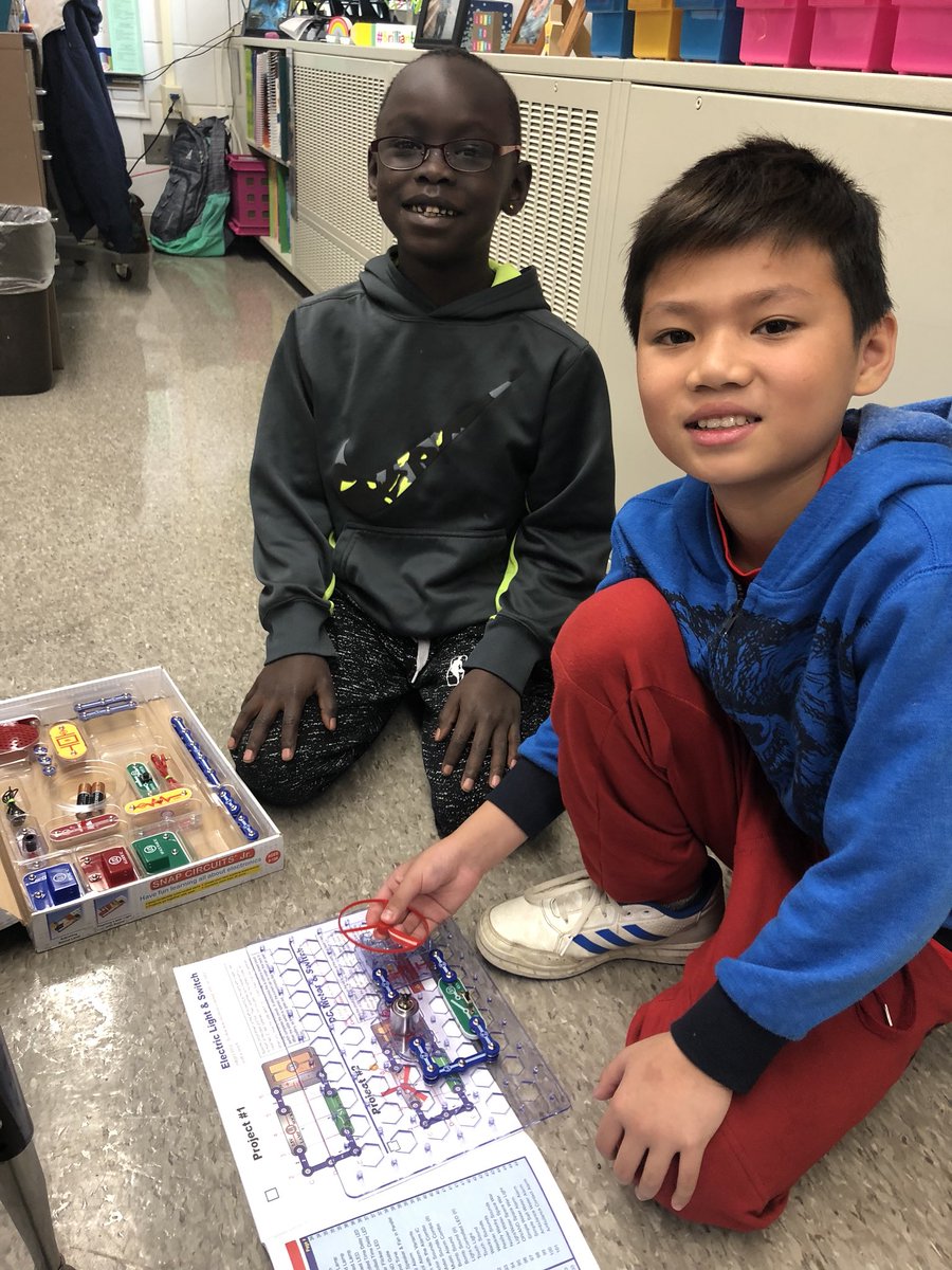 wescott106's tweet photo. Meeting our buddies for the first time and doing some makerspace activities! #ALASconnectED #5thgrade #2ndgrade @TonnieAtHeart @Halversontweets @AlbertLeaSchool @jlrassler https://t.co/SReRlORJxn
