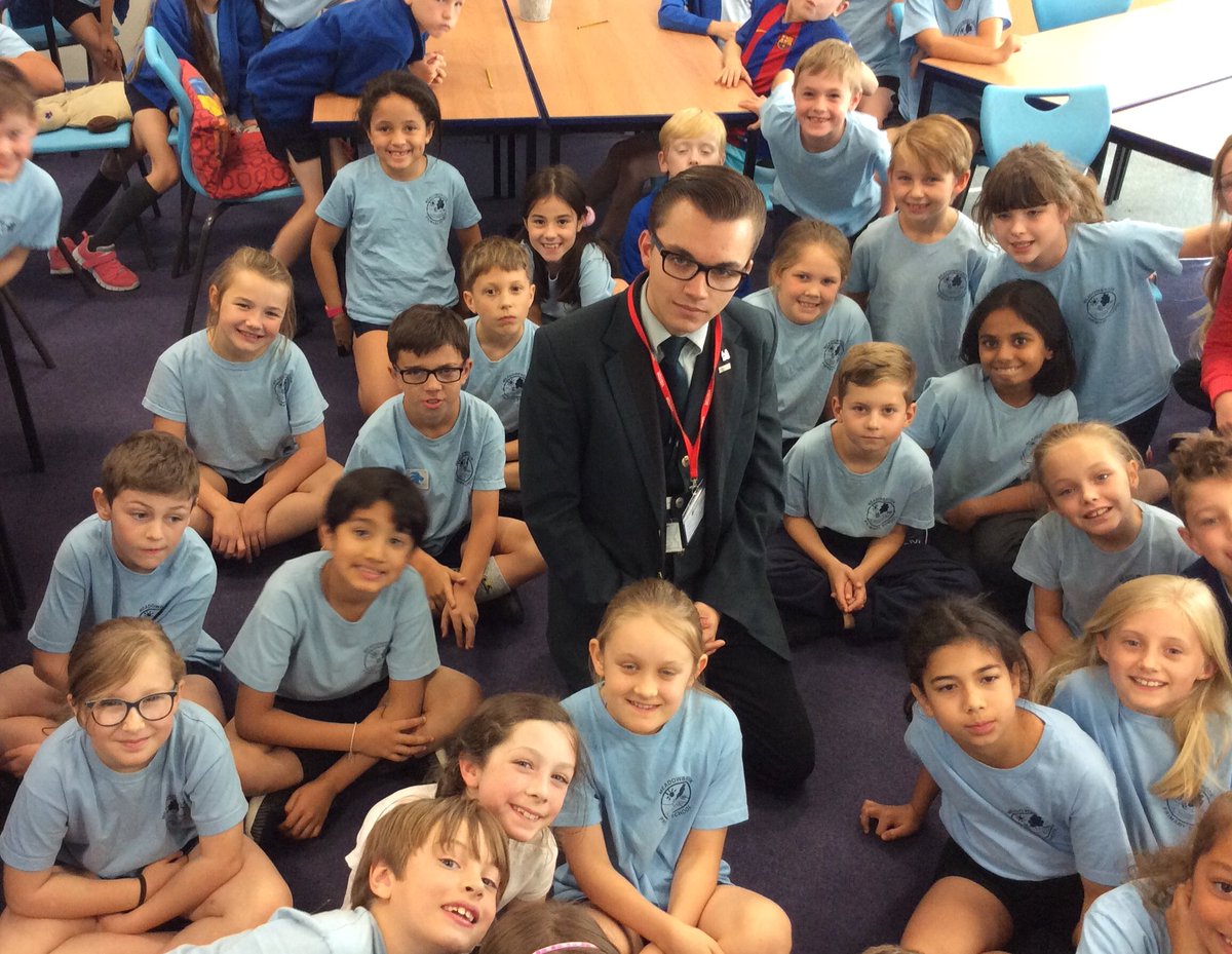 mbk_y4's tweet photo. Dragonflies and Fireflies were visited by an ex-MBK pupil today who is now working for GWR.  Such an informative and interesting visit finding out more about trains and jobs within this sector.  Thank you! https://t.co/YUp51Ri9NU