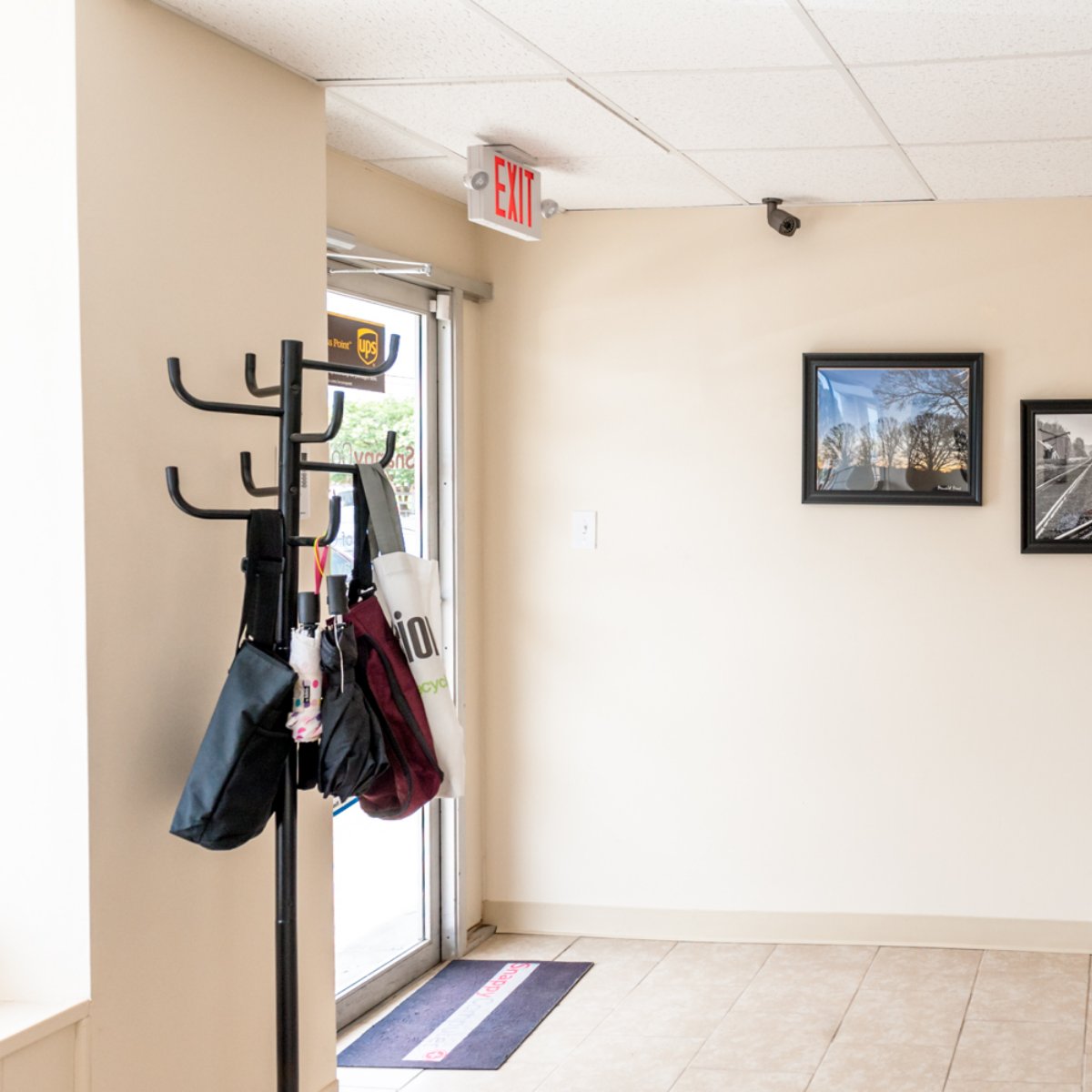 snappycomputer's tweet image. Leave your technology troubles at the door. We'll take care of the rest.