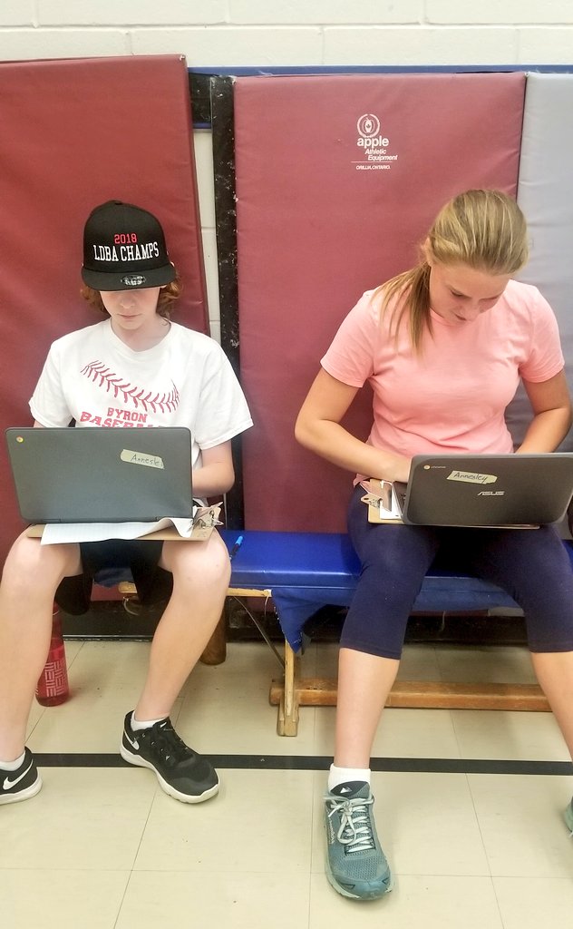 richannesley's tweet photo. Athletics and math collide for these @LDCSBSchools students. Coding the serves and points won for the  @StTheresaShark girls vball. #ElementarySportsAnalytics #thinkbig @teachcodecreate @stevenpfloyd @mraspinall @scratch https://t.co/kvB3rbQTEr