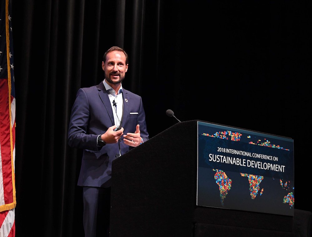 Columbia's tweet photo. Still have stars in our eyes from the World Leader's Forum this week. In addition to meeting with students, His Royal Highness Haakon, Crown Prince of Norway spoke to #ICSD2018 about the acceleration of change in technology and the opportunities it presents for the future. https://t.co/1BkanDSngV