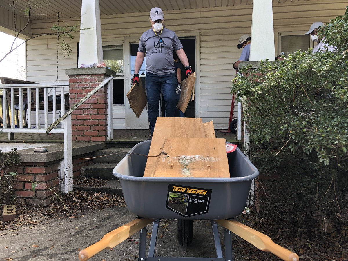 UAF volunteers have arrived in Wallace, NC and wasted no time going to work, helping people with homes  damaged and destroyed by flooding.  #HurricanceFlorence #HurricaneFlorence2018
