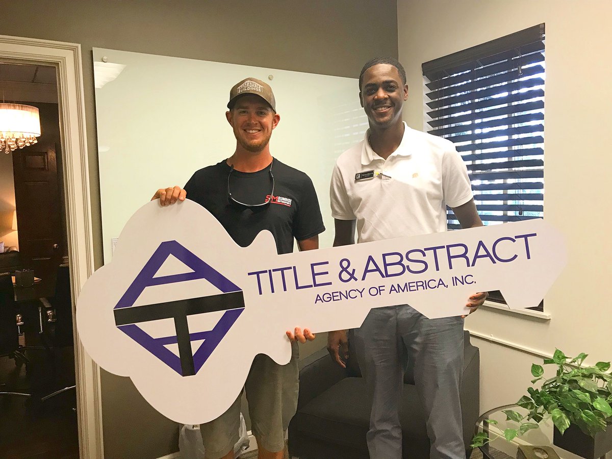 smilton3rd's tweet photo. Congratulations to my newest #HomeBuyer Zach! It took a while but we finally found a #home 🏡 on 5 acres in the #woods!
#Realtor #RealEstate #SellingTampa #TampaBay #Brooksville #Hernando #TitleCompany #millennialagent #sellinghomes #dadecity #floridarealestate #floridarealtor https://t.co/kEJSdcjLcR
