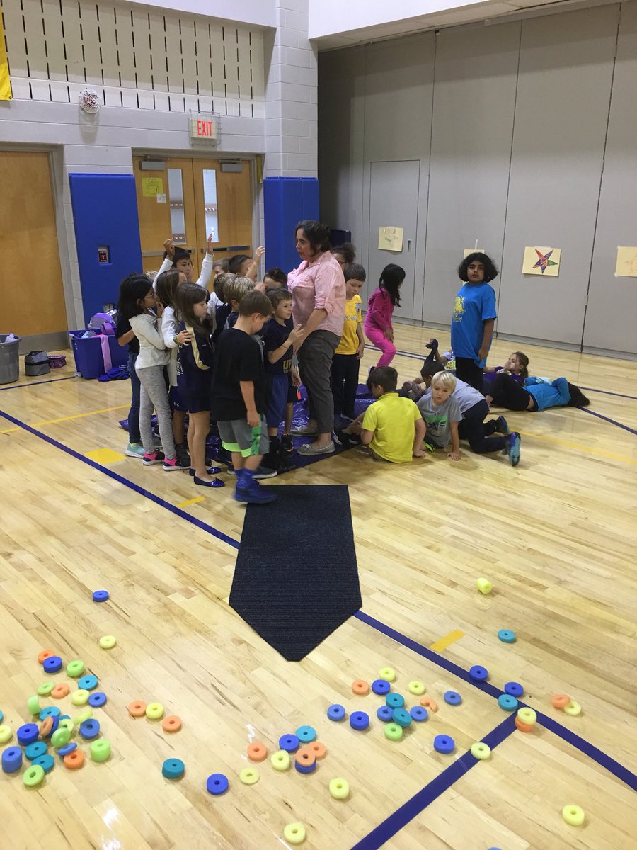 Hausemanupe's tweet photo. Unity day beach blast in 2nd grade! @CounselorMest @BelieveUPE @SAlexFizz https://t.co/gb79HcnZVs