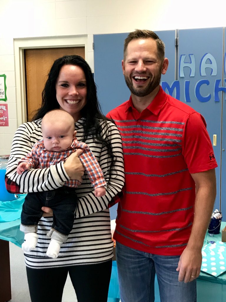 MrBekius's tweet image. Hank loved meeting his LME family today! #LMEmagic #magicpride
