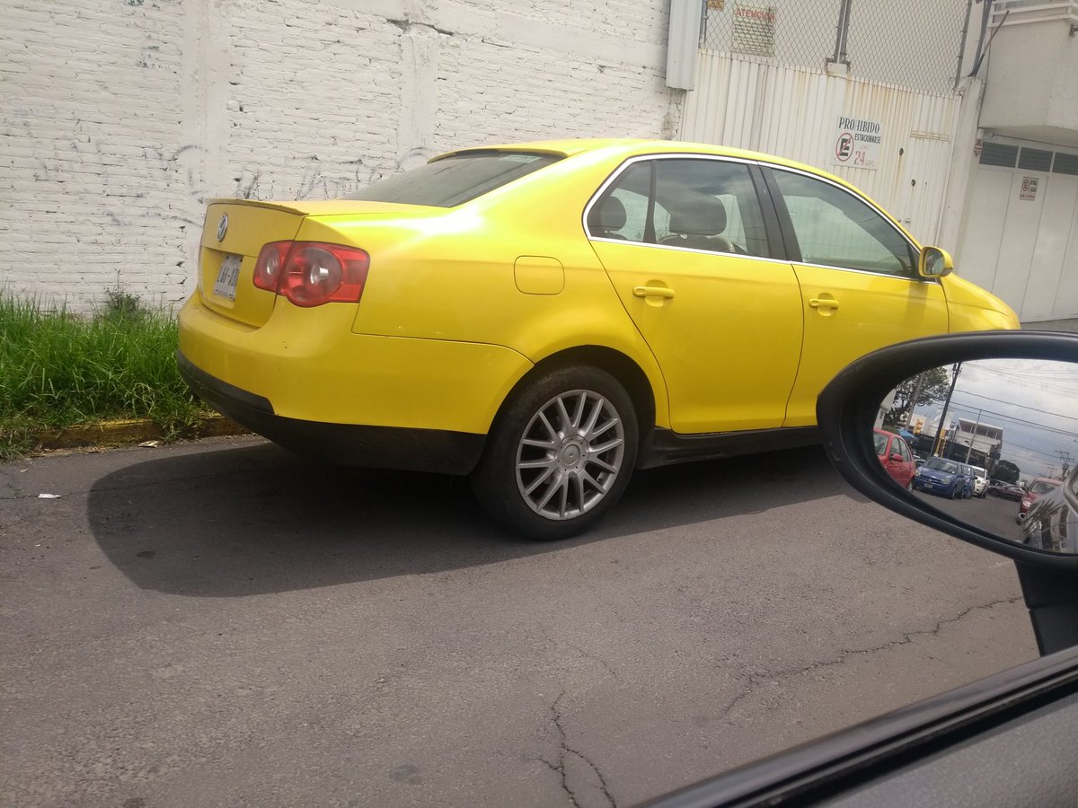 mirancd's tweet photo. @JavierLopezDiaz los del Bora amarillo otra vez por las calles, quién los va a detener? https://t.co/t4sf0YjVja