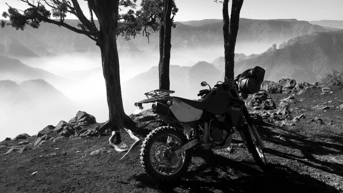 RODCAINcom's tweet photo. Living the #DualSport life and enjoying the wonderful view this morning from #SycamorePoint in Arizona on the Honda XR650R https://t.co/9uRu09tDiz