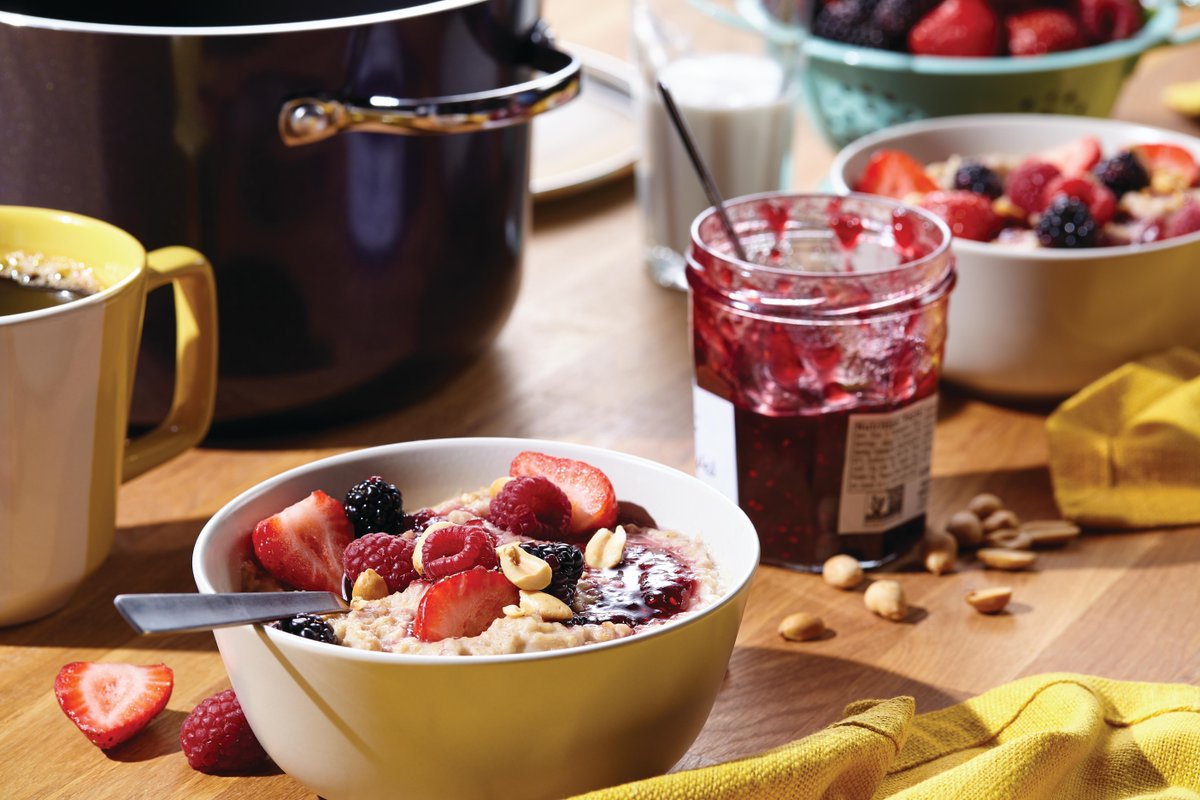 FarberwareCook's tweet photo. PB &amp; J Breakfast Bowls – a breakfast staple made even sweeter thanks to fresh berries and delicious jam or jelly topping. https://t.co/VhAmyiEWvC #MealtimeInSession https://t.co/Z2mdA3Xw4Q