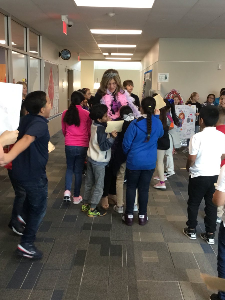 Walk of fame for Mrs.Avila! We will miss you ❤️❤️ #PSEEXPLORER forever 😊