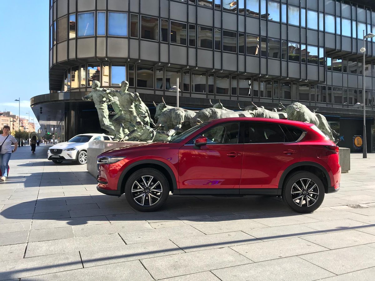 unsaingrupo's tweet photo. ▪️Los verás en @pamplonacentro Área Comercial Pamplona , Unsain Grupo celebrando el día de #lanuit18 😉
#Mazda #solauto #mazdacx3 #mazdacx5 #Renault #renaultkoleos #renaultmegane #RenaultUnsain #Pamplona #Navarra #lanuit https://t.co/XwsXABxkWK