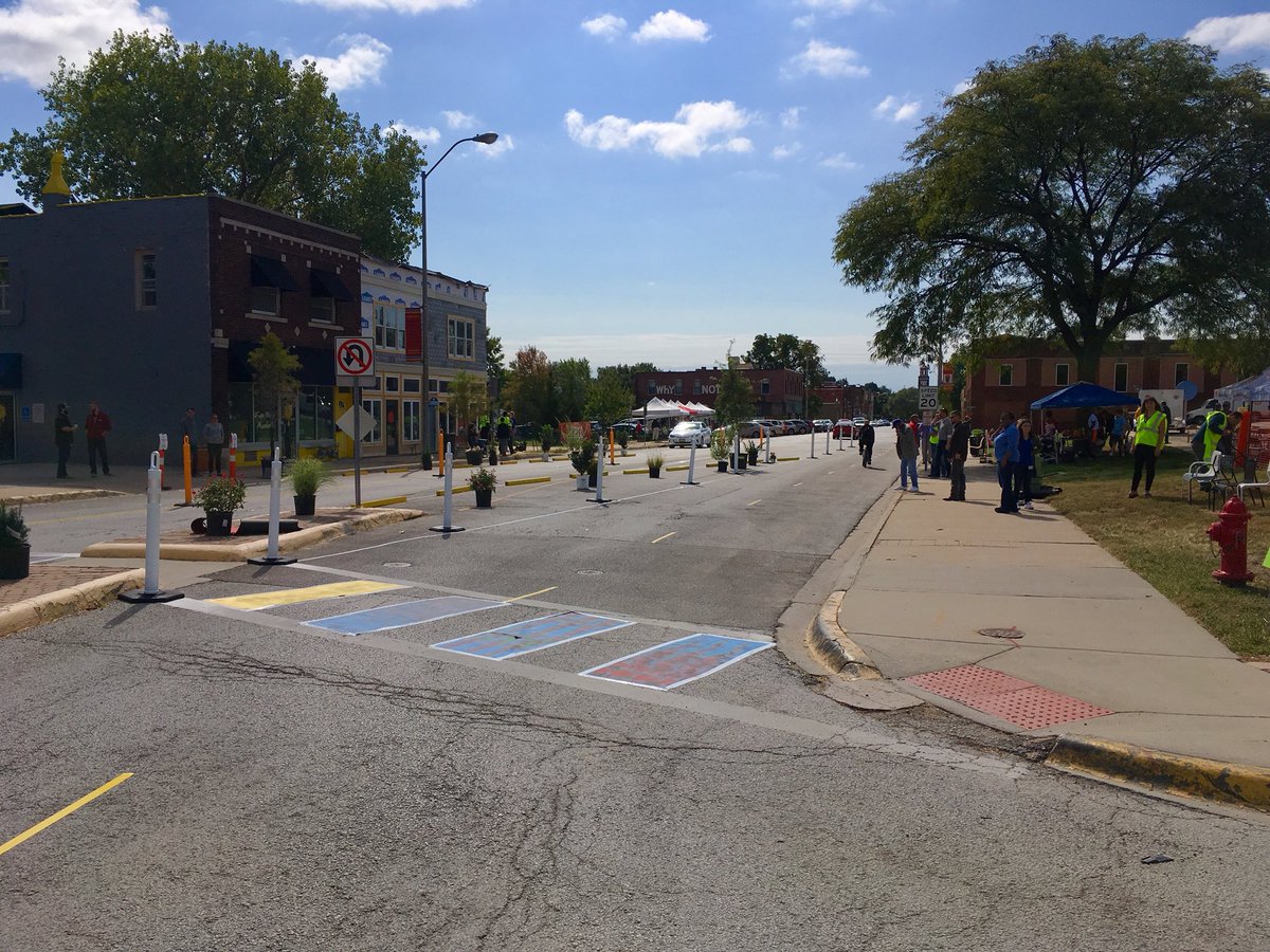 MaggieBikesKC's tweet photo. What an incredible &amp; fun collaboration! Good work @CityofKCK &amp; other partners!👏🏼👏🏼👏🏼 So glad @BikeWalkKC could be a part of it #bikelove #CompleteStreets #BetterBlock https://t.co/Miy07IZ3Qn