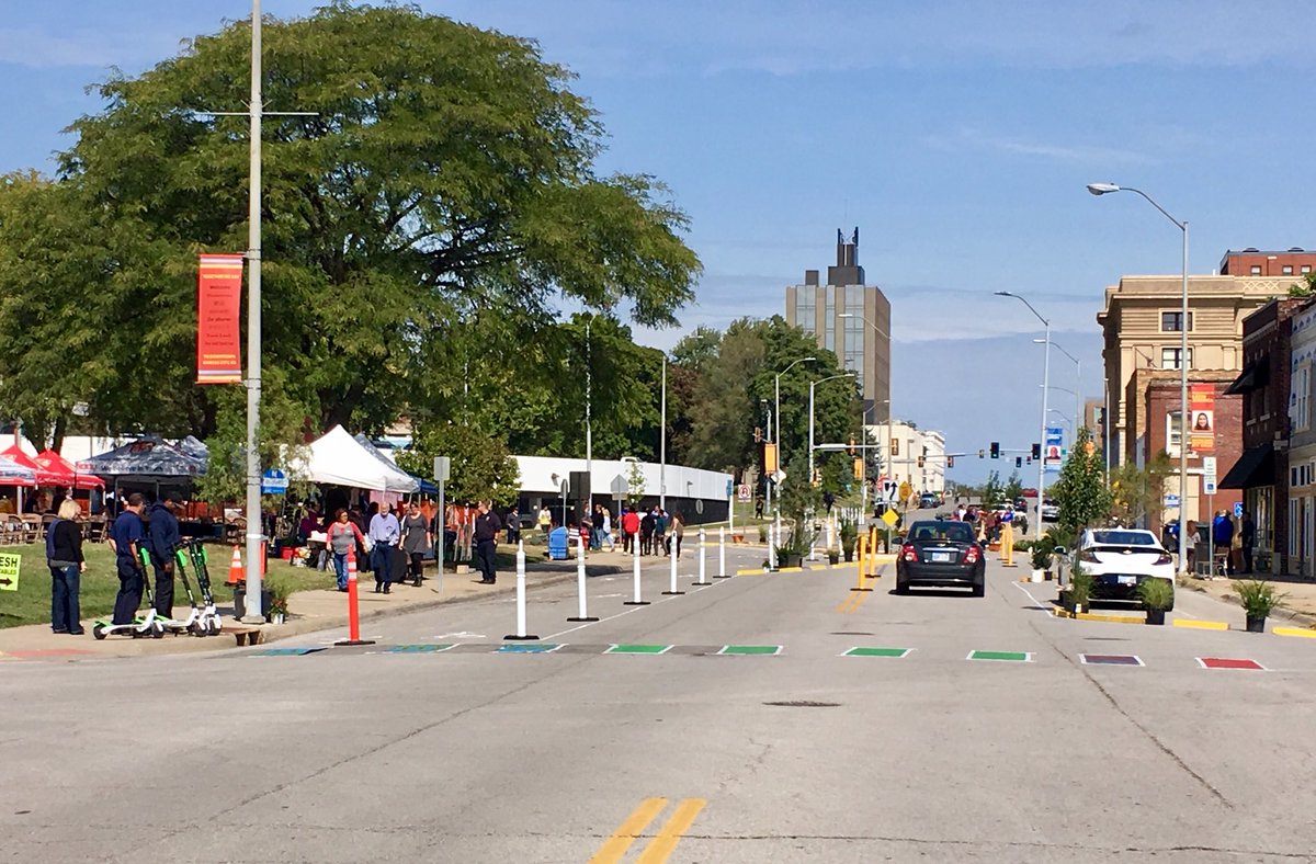 MaggieBikesKC's tweet photo. What an incredible &amp; fun collaboration! Good work @CityofKCK &amp; other partners!👏🏼👏🏼👏🏼 So glad @BikeWalkKC could be a part of it #bikelove #CompleteStreets #BetterBlock https://t.co/Miy07IZ3Qn