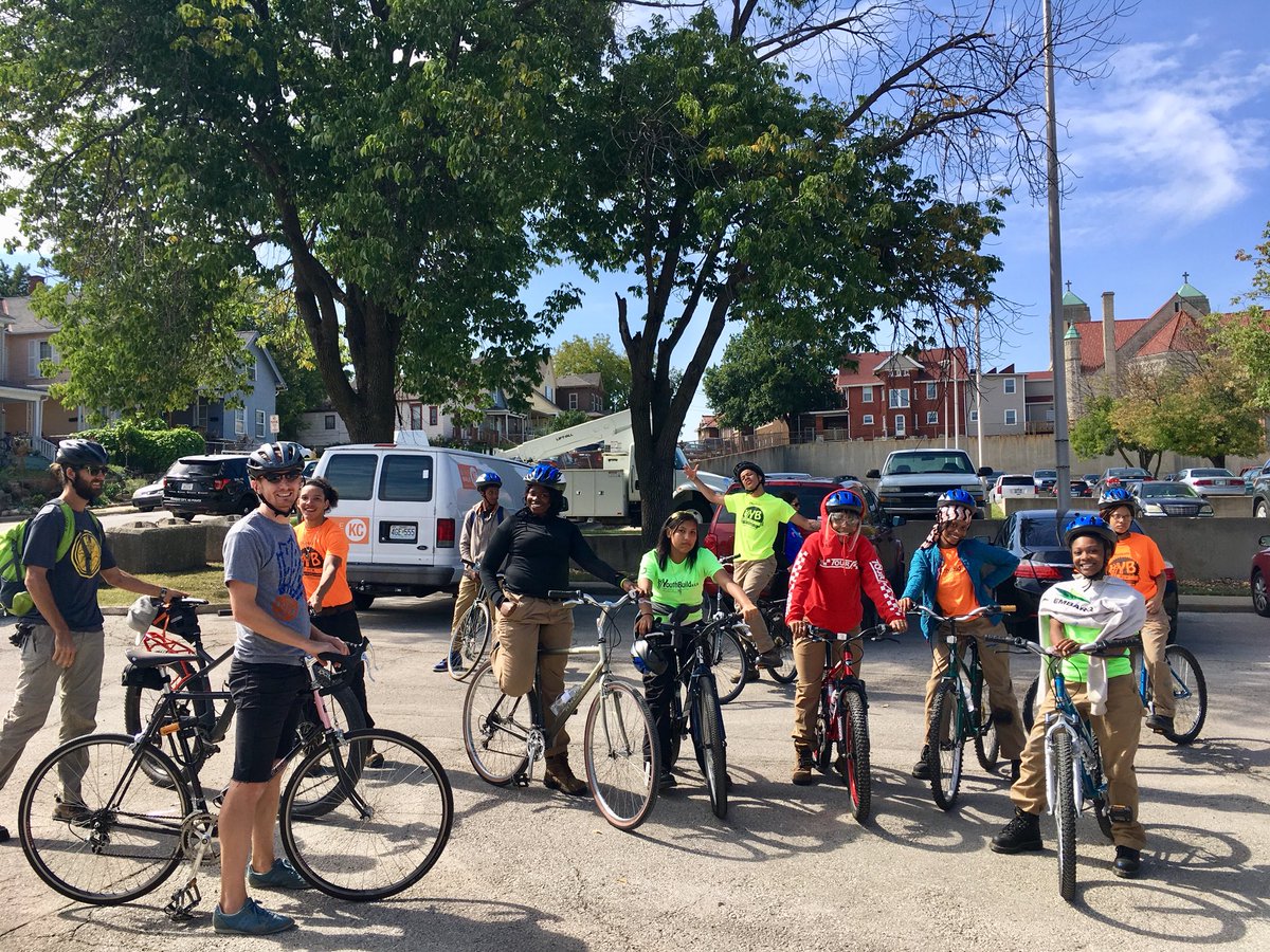 MaggieBikesKC's tweet photo. What an incredible &amp; fun collaboration! Good work @CityofKCK &amp; other partners!👏🏼👏🏼👏🏼 So glad @BikeWalkKC could be a part of it #bikelove #CompleteStreets #BetterBlock https://t.co/Miy07IZ3Qn