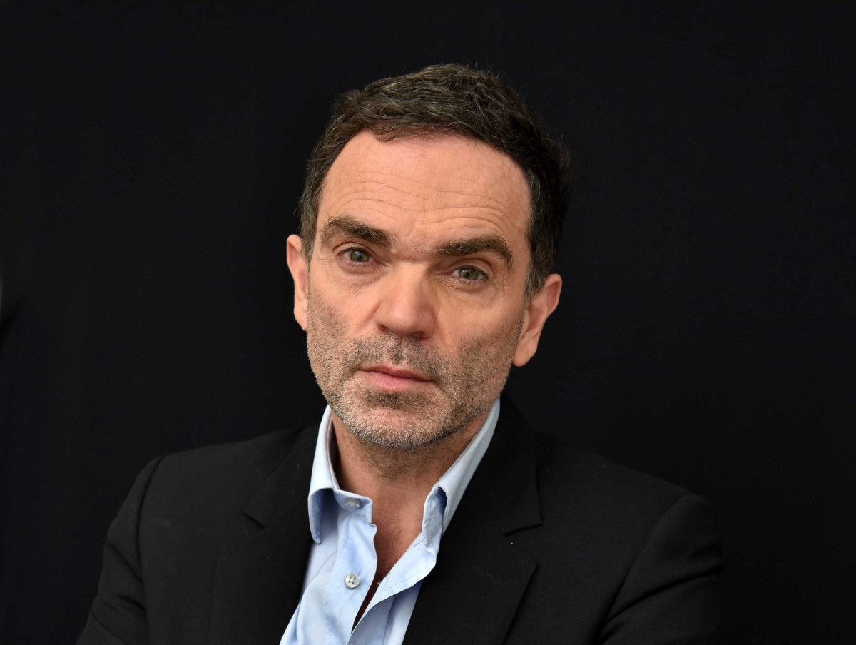 Valeurs's tweet photo. Des policiers qui sont intervenus au Bataclan veulent rencontrer Yann Moix >> https://t.co/gzC14U9lNI https://t.co/ji03Nzu3BQ