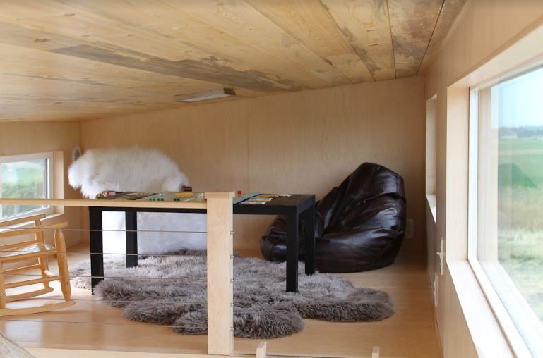 seattletinyhome's tweet photo. Who wouldn't love to hang out up here? #loftlife #tinyhomes #TinyHouses #THOWS #customtiny https://t.co/dI7OYglioE