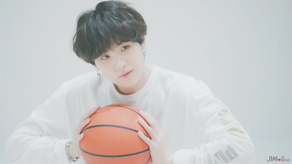 chivas0123's tweet photo. 180928 PUMA BASKET MADE BY BTS &amp; YOU 푸마 X 방탄소년단의 BTS 바스켓 메이킹 필름  자세히보기
🏀#민윤기 #SUGA #BTS #防彈少年團 #방탄소년단 #방탄 #ぼうだんしょうねんだん #防弾少年団  #PUMA #pumabts（🚫Do not edit or remove logo！Reupload please with cr…thx） https://t.co/SSs9ECWnvO