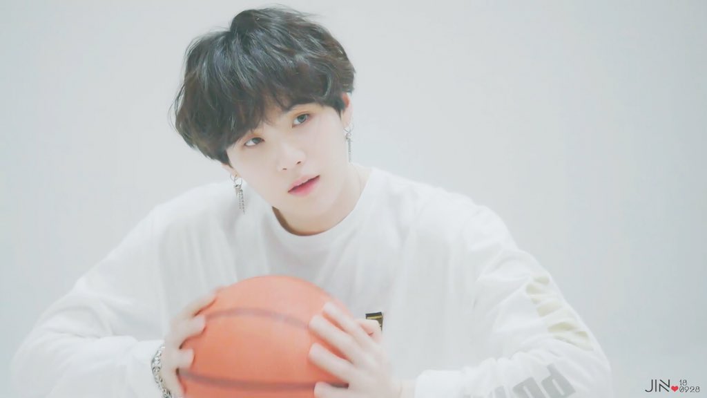 chivas0123's tweet photo. 180928 PUMA BASKET MADE BY BTS &amp; YOU 푸마 X 방탄소년단의 BTS 바스켓 메이킹 필름  자세히보기
🏀#민윤기 #SUGA #BTS #防彈少年團 #방탄소년단 #방탄 #ぼうだんしょうねんだん #防弾少年団  #PUMA #pumabts（🚫Do not edit or remove logo！Reupload please with cr…thx） https://t.co/SSs9ECWnvO