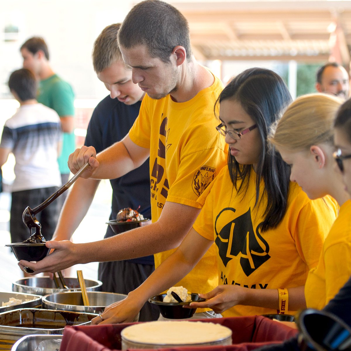 ASUTheCollege's tweet photo. #ASUFamilyWeekend starts today! Be sure to join us today at the #asuCLAS open house from 3 - 5 p.m. at Armstrong Hall!🍦🍨
You can find out more and check out all of the events and activities happening this weekend here: https://t.co/gW4URUWGWH https://t.co/0jarQhBVah
