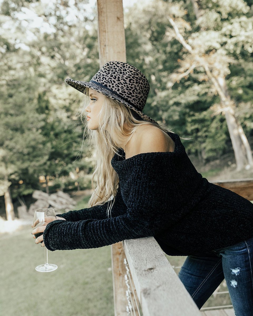 ShopImpressions's tweet photo. Luxe leopard + chic sweaters! We can't get enough of all the Fall arrivals on the site today! 🐆❤️
https://t.co/Lq1uCg5Rk6
·
#new #leopard #leopardobsessed #newarrivals #fallstyle #fallarrivals #fall #fashion #fashionista #glam #glamstyle https://t.co/RmPwfsh8PN
