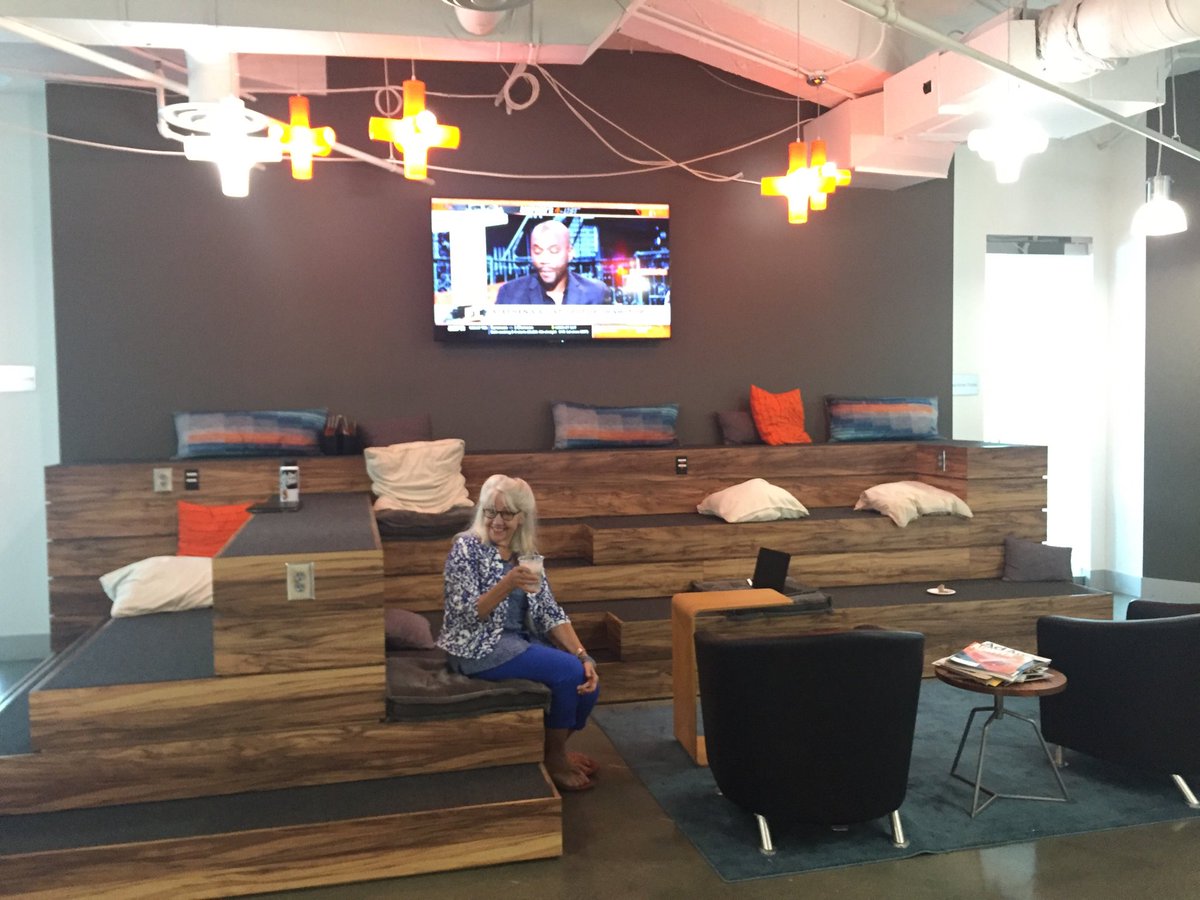 Kashabartique's tweet photo. 360i had a “bring your parents to work” morning. What a great environment! Thanks, Erin!! #360i #MVPSchool #mvarts #bringyourparentstowork #greatcompanies #digitalmarketing #gorotorooter https://t.co/vfzwbFopGc