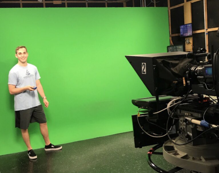 cofcwx's tweet image. This semester’s Broadcast Meteorology class visited @Live5News today to gain some hands-on WSI and chroma key experience. Many thanks to @BILLWALSHTV! #cofcwx #metstudents
