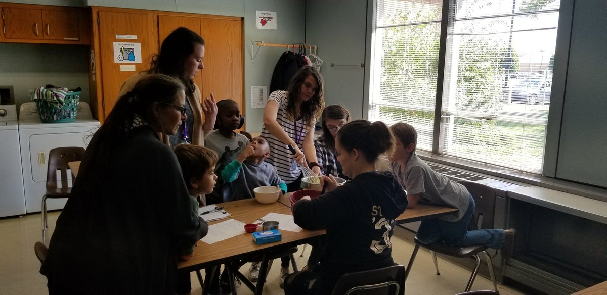 BertyHeather's tweet photo. Cooking Club with Elementary Scholars. Working as teams. Dirt Pudding=SUCCESS! @SandersSELF @TarynJRichard https://t.co/laiPVSl9c5