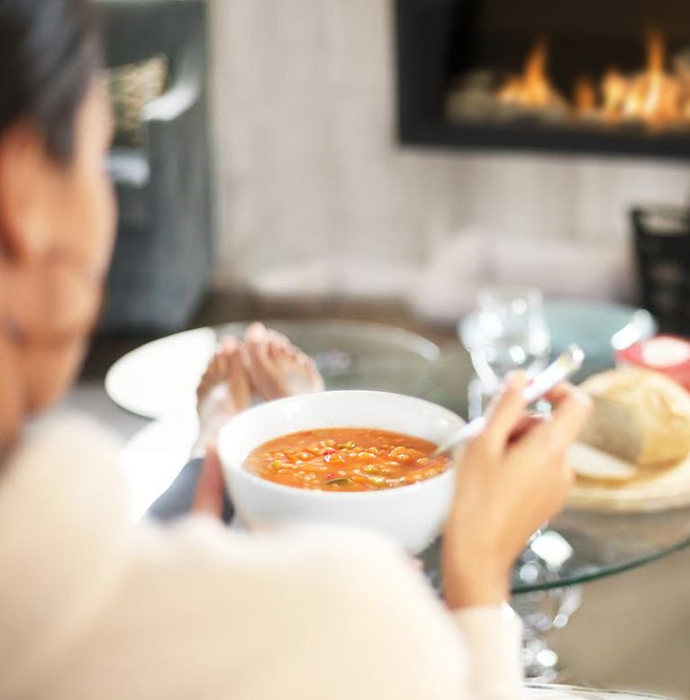 17Cooks's tweet image. Who's ready for #FallFood? 🙋‍♂️ Warm up with @17cooks and a delicious bowl of our hearty vegetable barley #soup. 

Try it and tweet us what you think! Available in @metroontario @sobeys @loblawson &amp;amp; @CoppasFreshMkt #Toronto