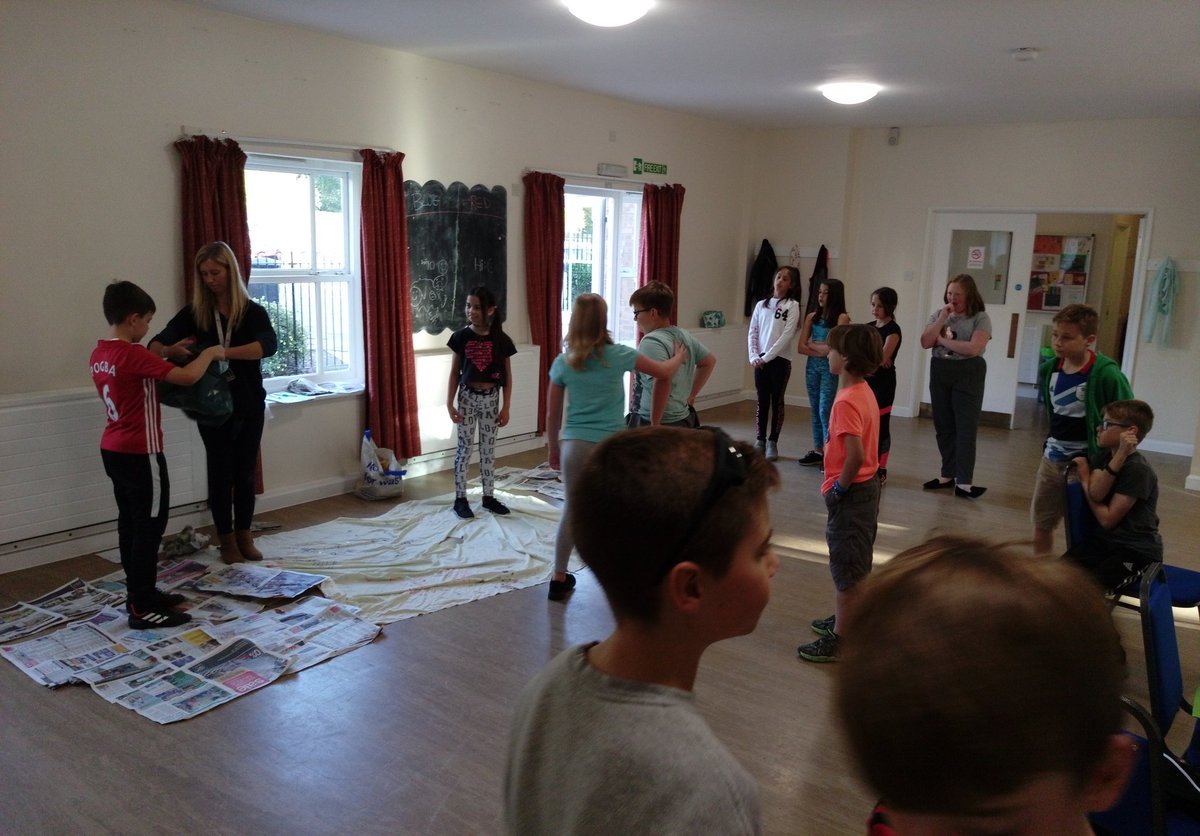 Great youth club tonight with Zoe from nayc <a href="/EastHunsburyPC/">EH-PC</a> @nayc <a href="/YouthInspireduk/">YouthInspired</a>
