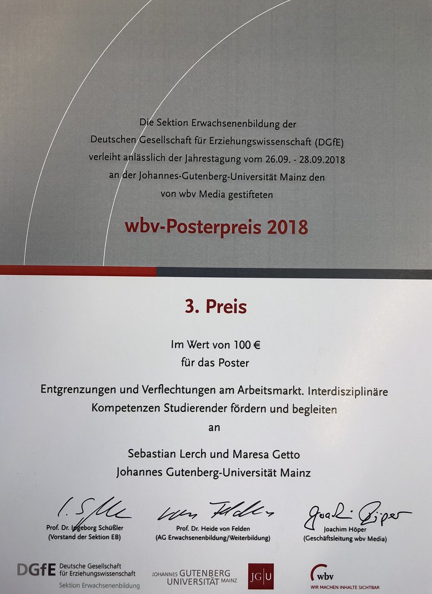 wbv_de's tweet photo. *Trommelwirbel* Herzlichen Glückwunsch den Preisträger:innen vom #wbvPosterpreis der Sektion #Erwachsenenbildung @DGfE_eV 2018 an der @uni_mainz #EB2018 https://t.co/thmKsRfRrF