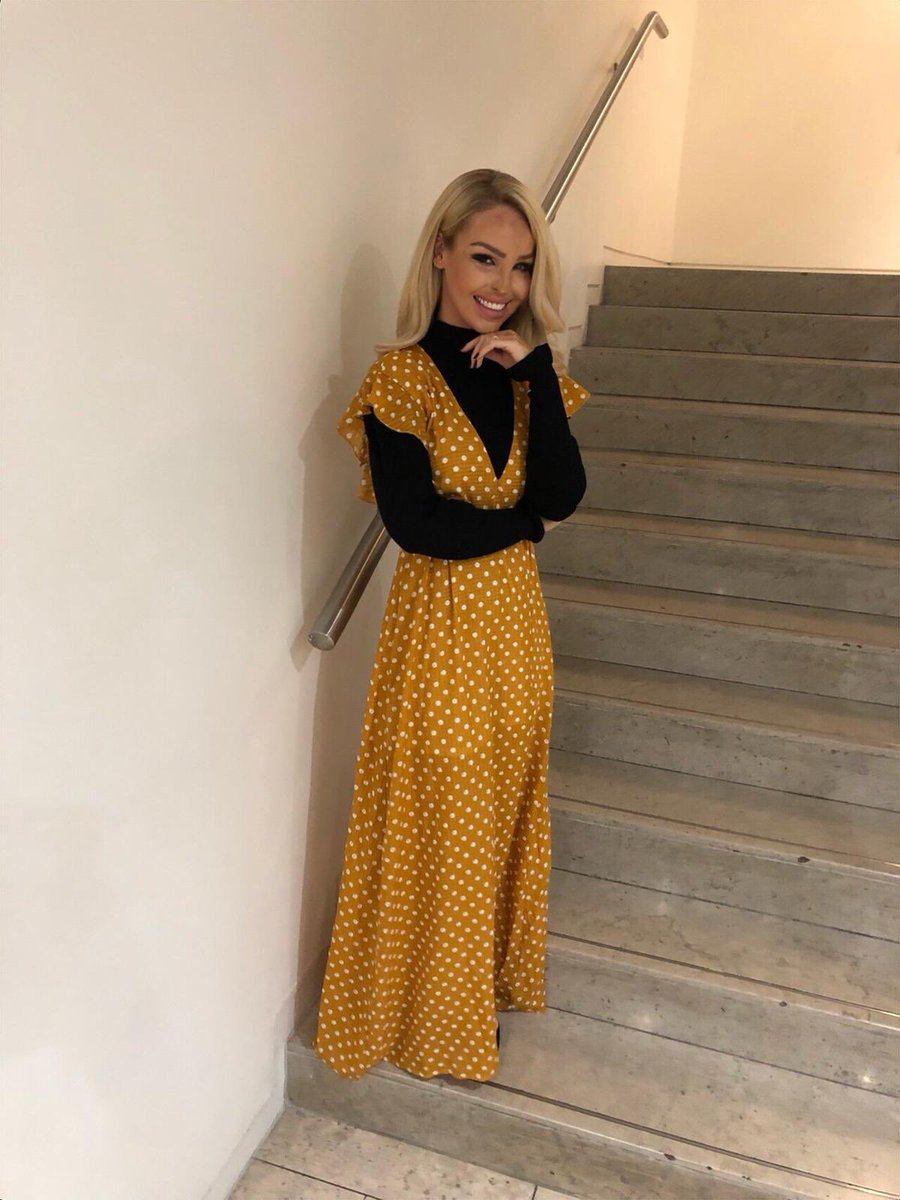 KatiePiper_'s tweet photo. What a week! Thank god itβs Friday! Spending tonight eating (lots), alcohol free and resting! Styling my @wantthattrend polka dot dress with a rollneck for autumnal vibes π #wantthattrend Click the link in my bio to buy my dress https://t.co/XAZoM04xCS