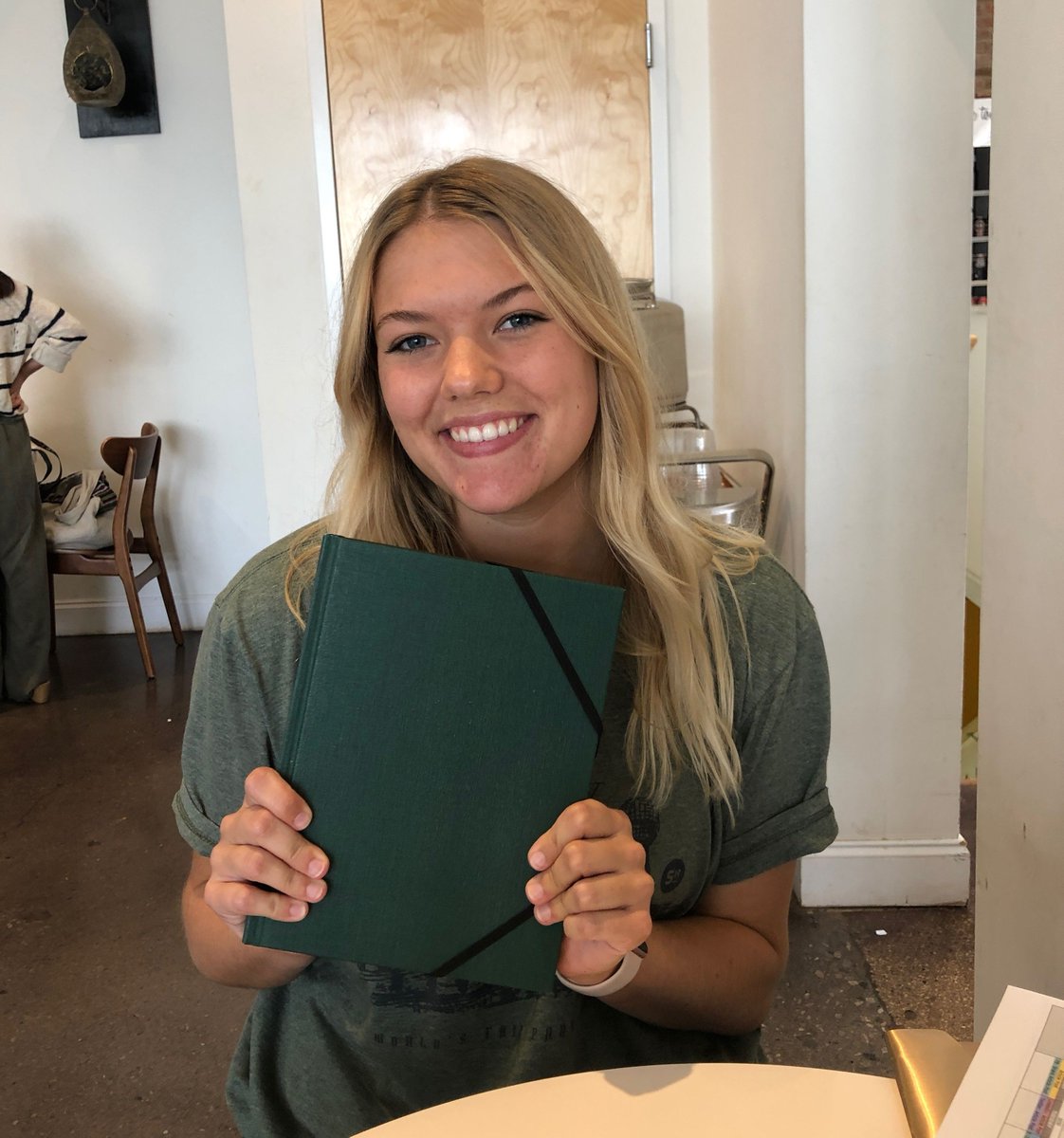 MyOrigamiDay's tweet photo. Meet Mariah! Ray of sunshine & Intern Extraordinaire. 2019 Planners aren't the only new thing we love.
. . . . . .
#myorigamiday #origamiday #shapeyourtime #worklikfebalance #internsofinstagram #origamidayplanner #plannerlife #organized #friday #friyay #timemanagement https://t.co/qY08lWdKPS