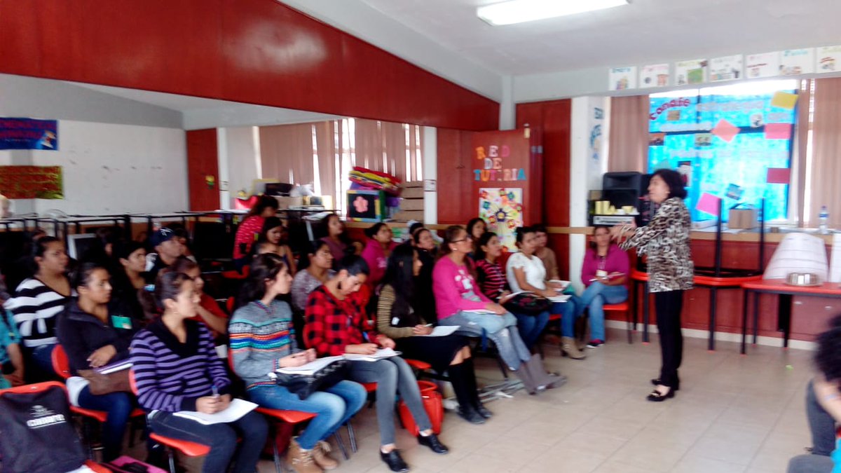 DavilaCoahuila's tweet photo. Con las Figuras y Líderes de Educación Comunitaria del @CONAFE_mx de Ramos Arizpe, #Coahuila durante su Reunión de Tutorías en la cual adquieren estrategias y herramientas para su desempeño en las comunidades, además del dominio y aprendizajes más profundos. @ETorresRivera1 https://t.co/K2vcMC64IT