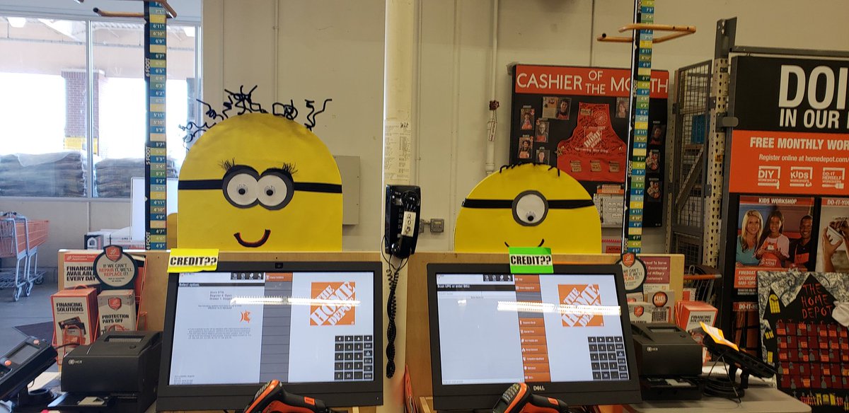 christina0412's tweet photo. #hd0776 what do I see one two three and more minions hanging around the front end ready for #cam2018.Lets do this https://t.co/YYp998S3gm