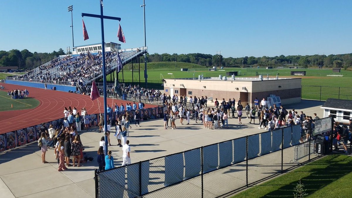 BDWilch's tweet image. #HHS administration's annual "herding of the cats" . . . moving 1567 high-schoolers to the stadium for the Homecoming Pep Assembly! #TakesForever!
