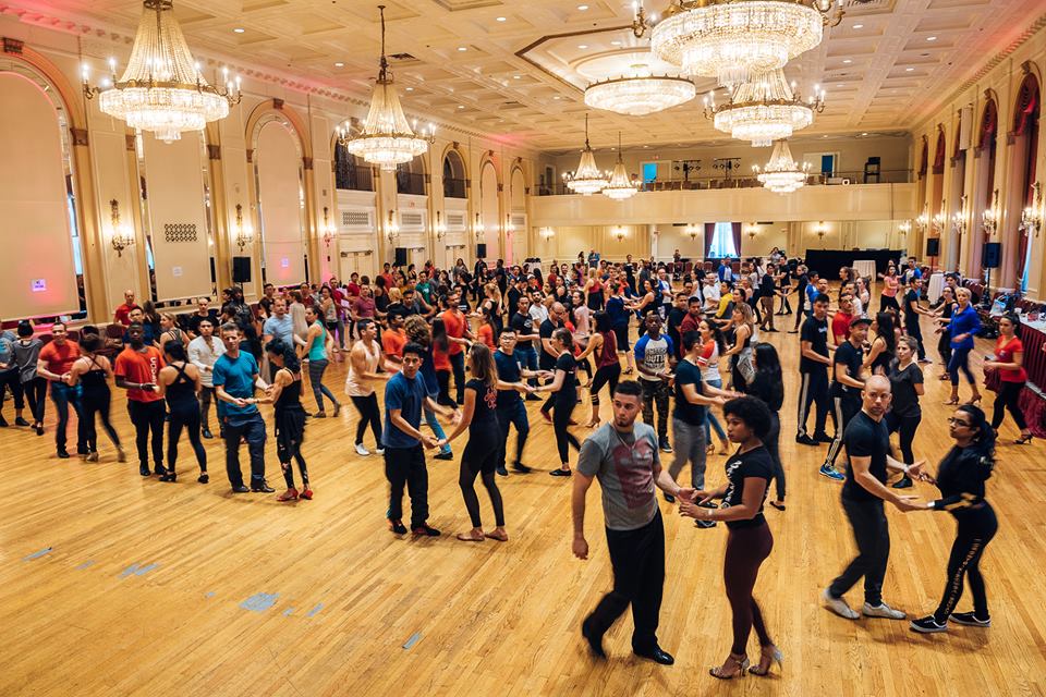 CanSalsaCongres's tweet photo. #flashbackfridays #CSBC18
ARE YOU READY!?!? Less than 1 week until the party of the year!!!! Something for everyone! The Canada Salsa &amp; Bachata Congress is an all ages event. Open to the public with something for the beginner or aspiring dance student!!
.
https://t.co/SMWfTnVoBG https://t.co/2I34js9kbO