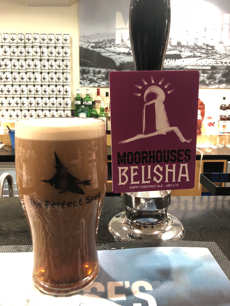 IanCardy2's tweet photo. Oh wow how can tonight just keep getting better & better or is it bitter & bitter @Moorhousesbrew #brewerytour #realale #perfectioninaglass #mysticalbeers #150yearsinthemaking https://t.co/0Lr6W3IwRP