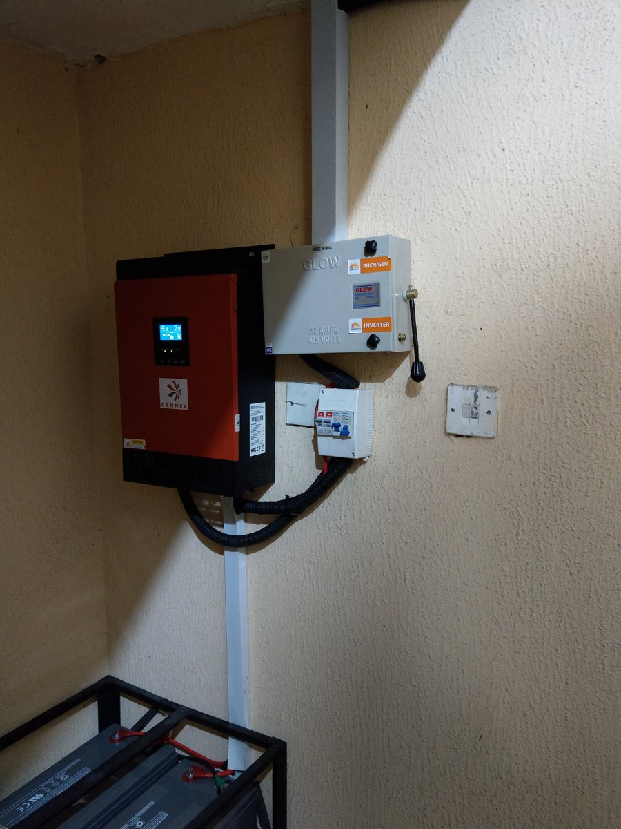 abbeydot's tweet photo. A different type of joy descends on me everytime our team @APS_Africa completes a new home system for an advanced citizen 60yrs+, especially when it is sponsored by one of their kids, a family member or some third party. The latest is 9 solar panels + 4 batteries + 3kVA in Festac https://t.co/IN2jQ5qD0T